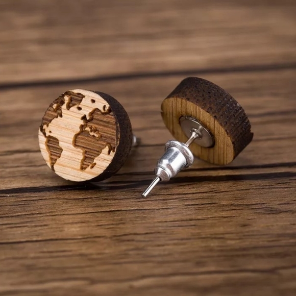 NWT wooden earth design studs - Picture 3 of 4